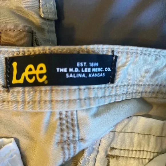 Lee cargo shorts, bundle, 2 pairs, both 36,both tan - Picture 9 of 11